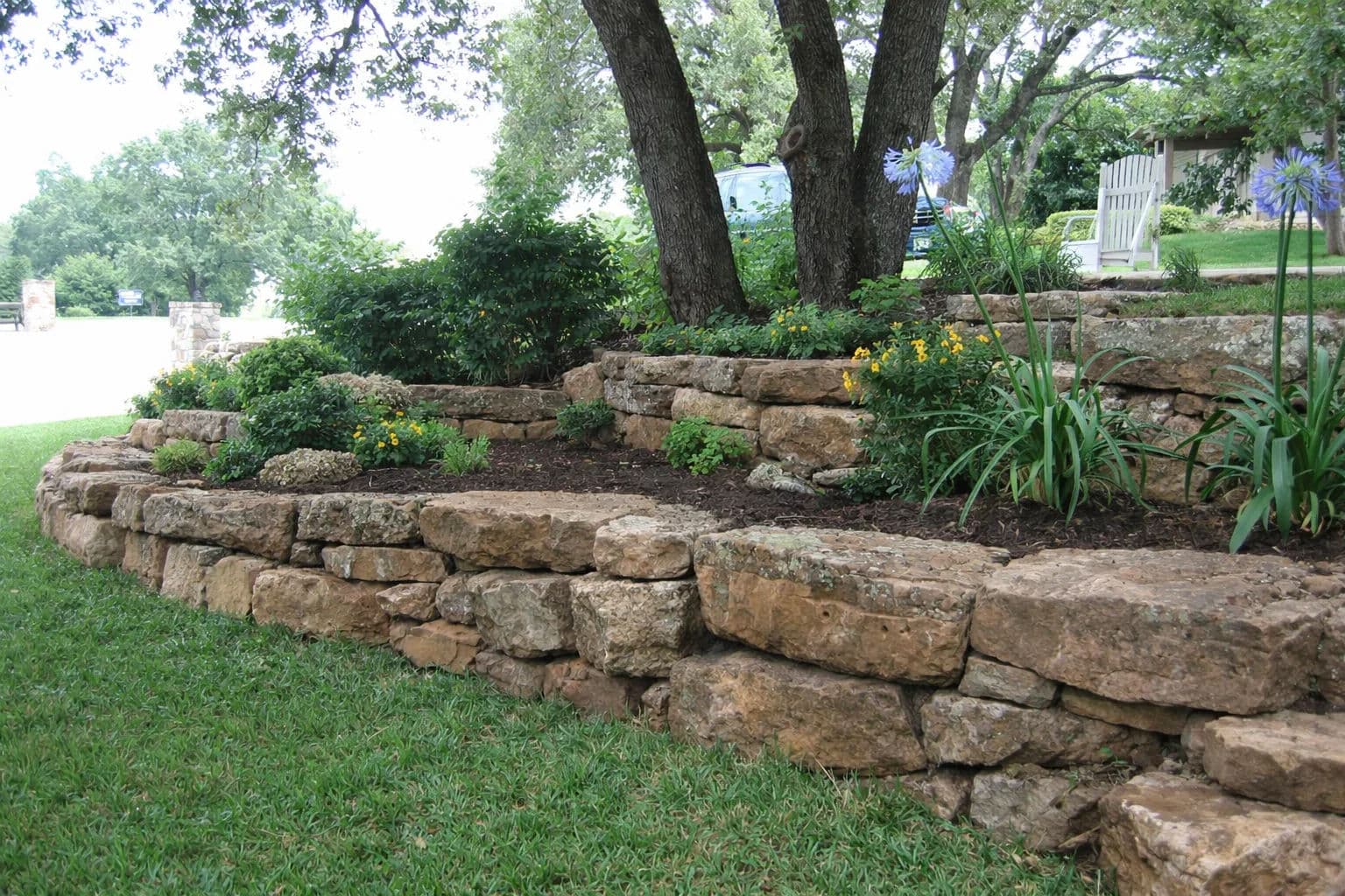 Block & Rock Retaining Walls image
